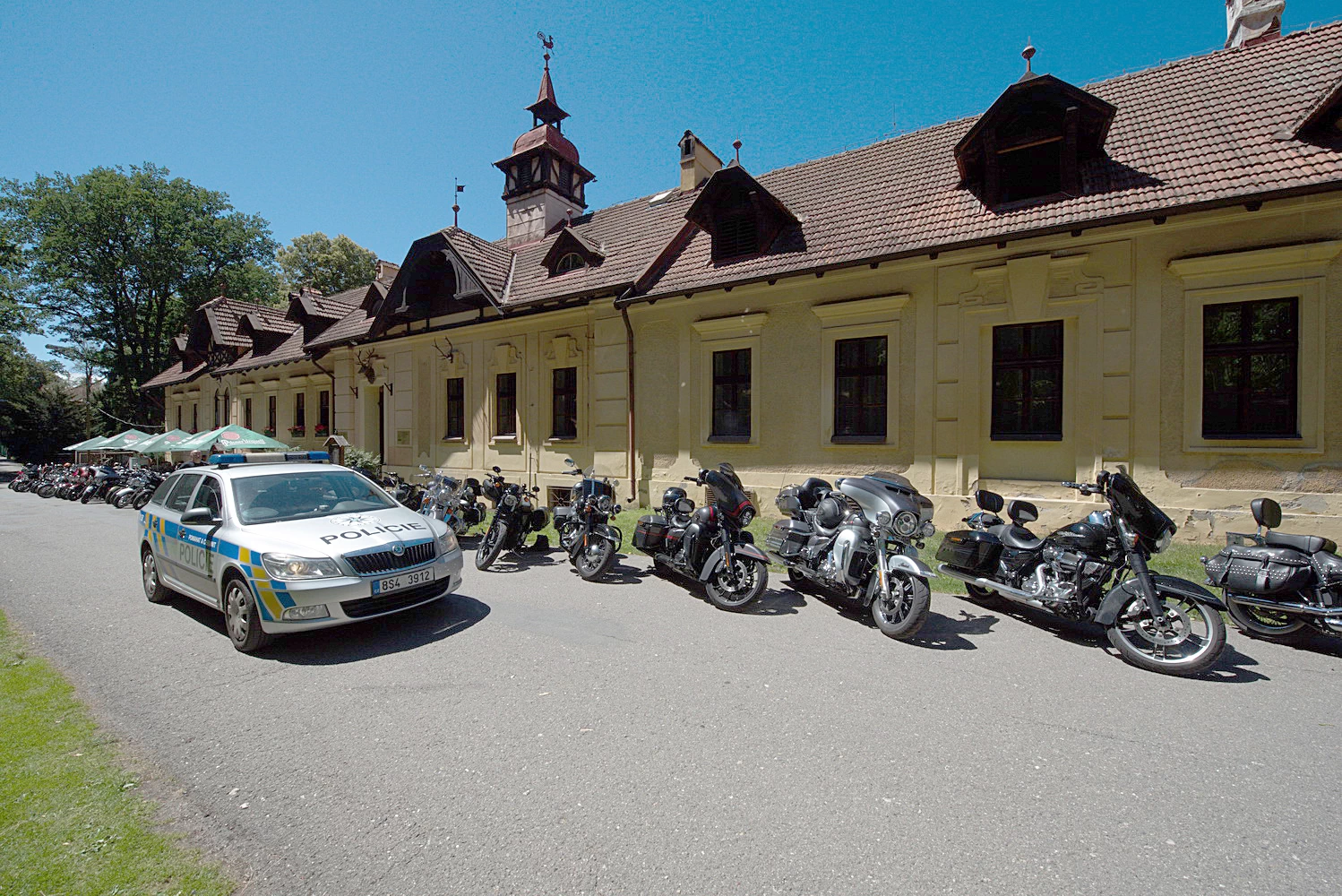 stara myslivna harley davidson 16