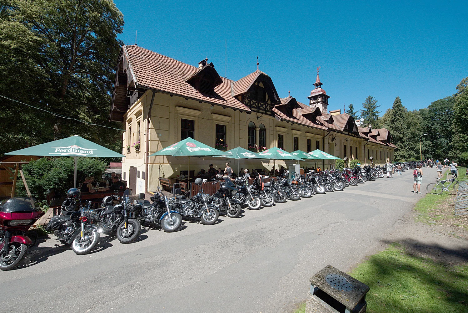 stara myslivna harley davidson 18