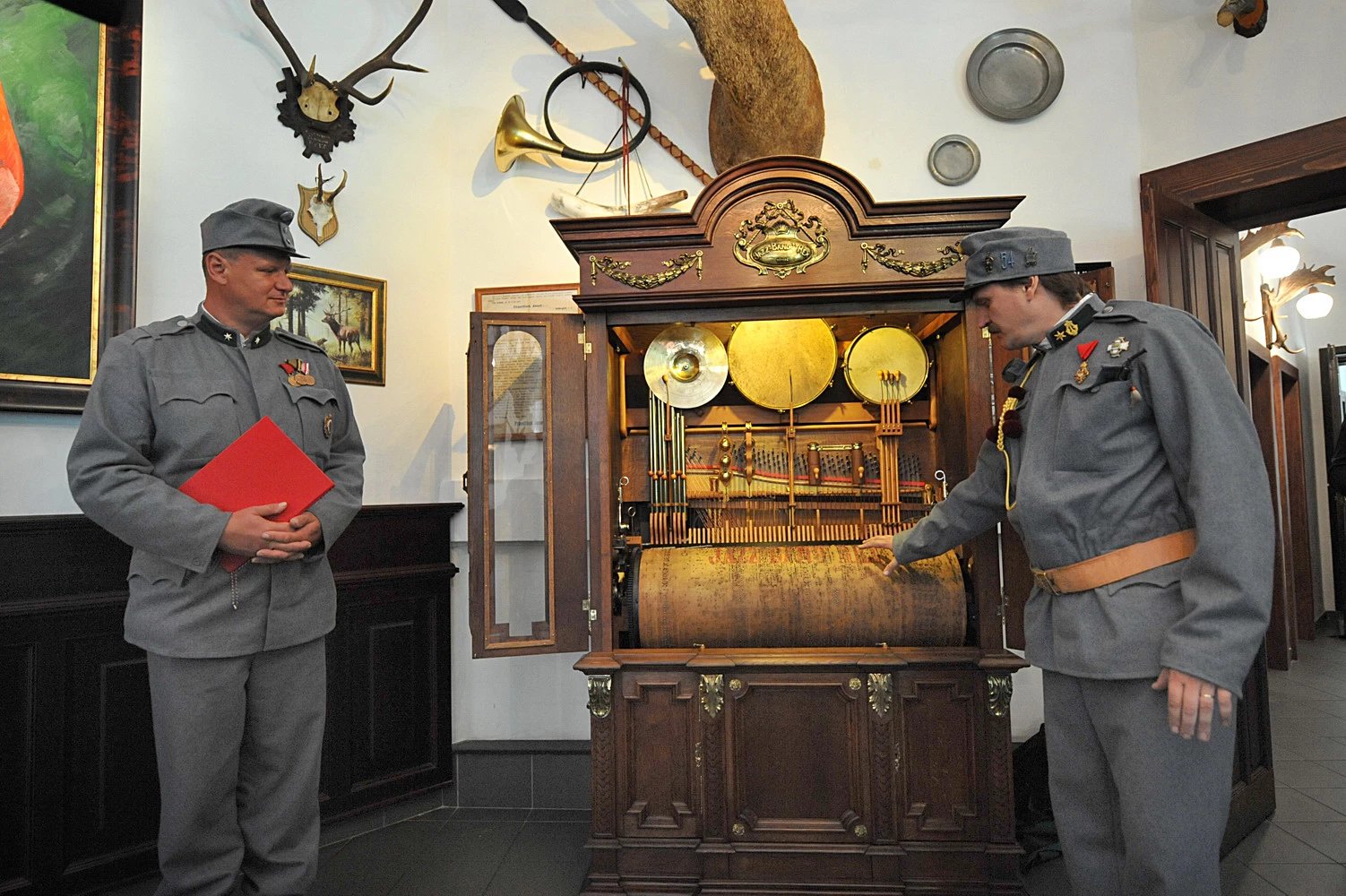 stara myslivna orchestrion 12